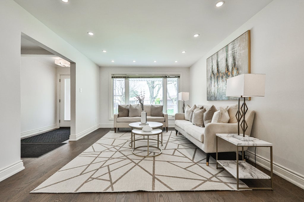 2500 Poplar Cres