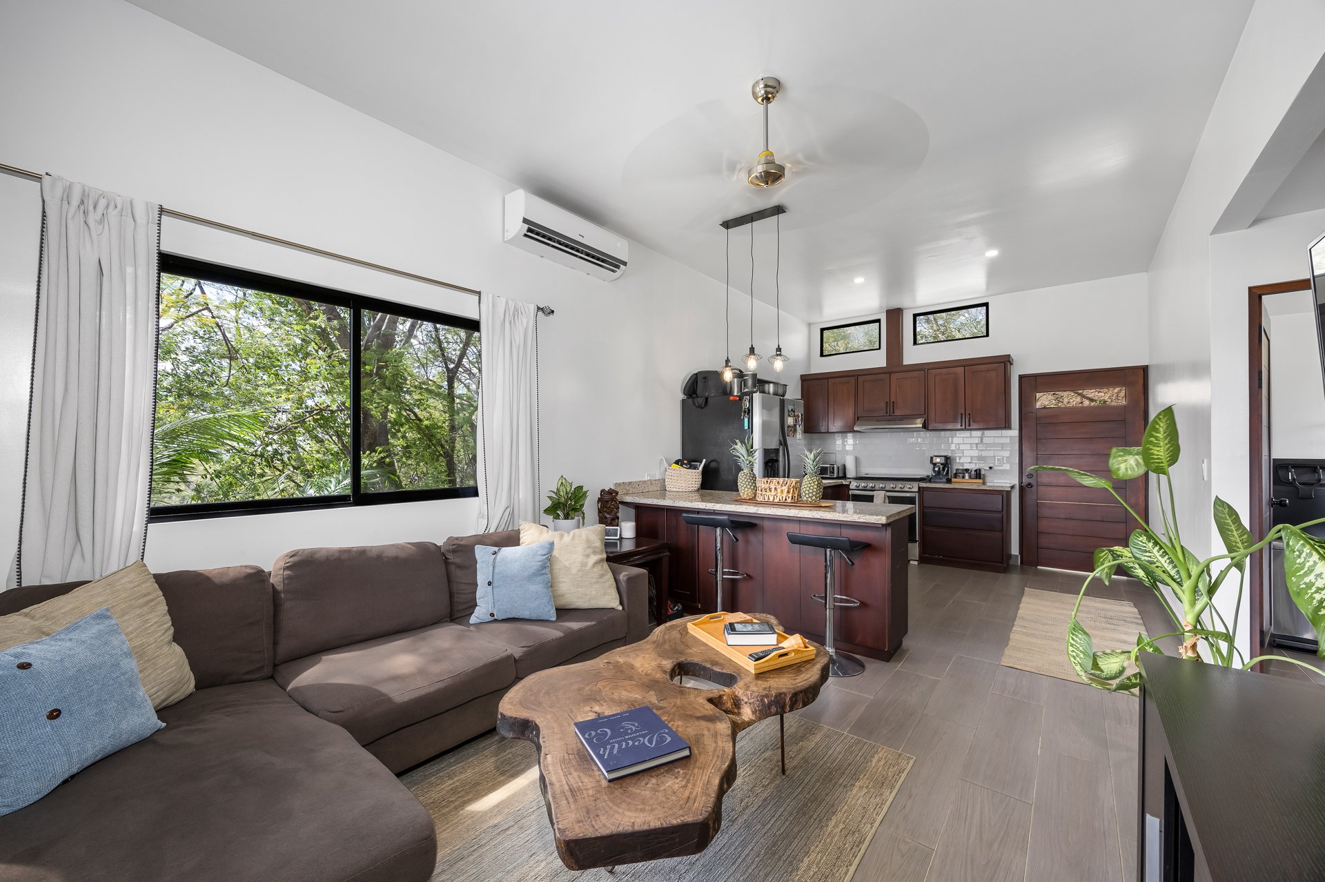 Corona Del Cabo 4 | Main Home + Guest House with Views & Pool – Playa Grande