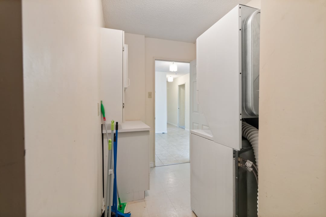 40 Harding Blvd #604