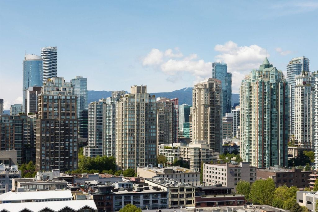 1077 Marinaside Cres, #2106