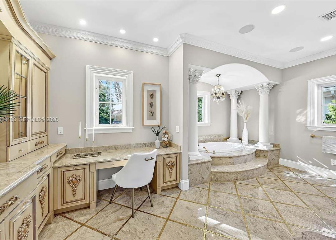 628 Coral Way