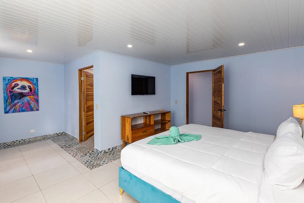 Turnkey Tropical Investment Contemporary Villa near Marina