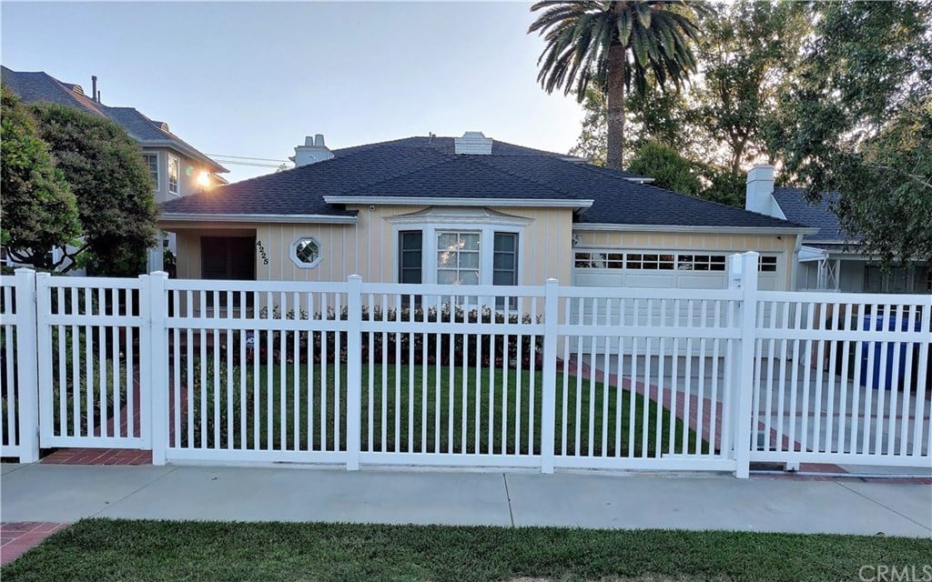 4225 Camellia Ave
