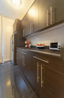 210 East 38th Street, Apt 4-E
