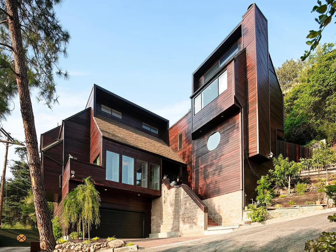 5739 Valley Oak Dr