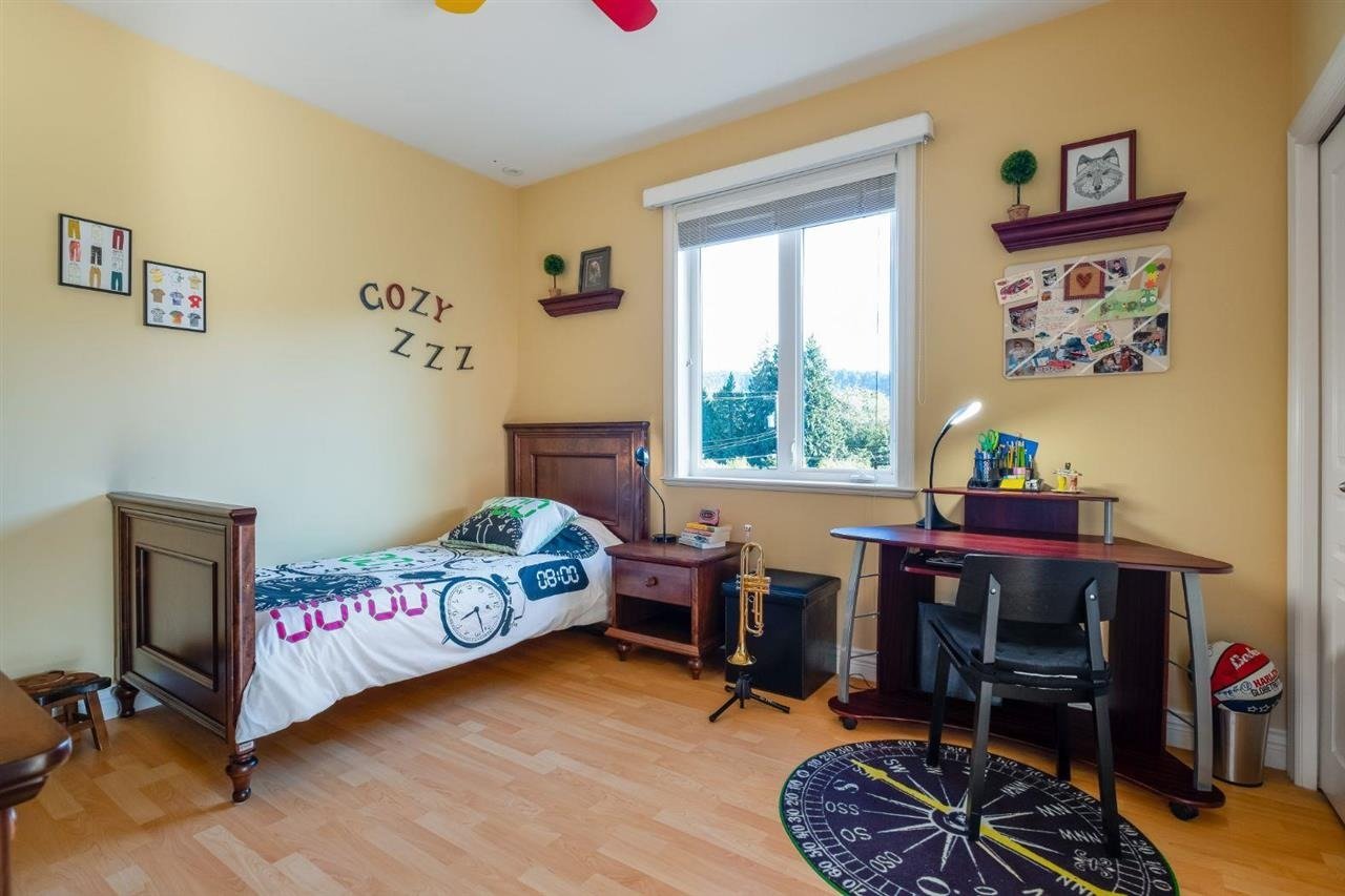 386 Beachview Dr