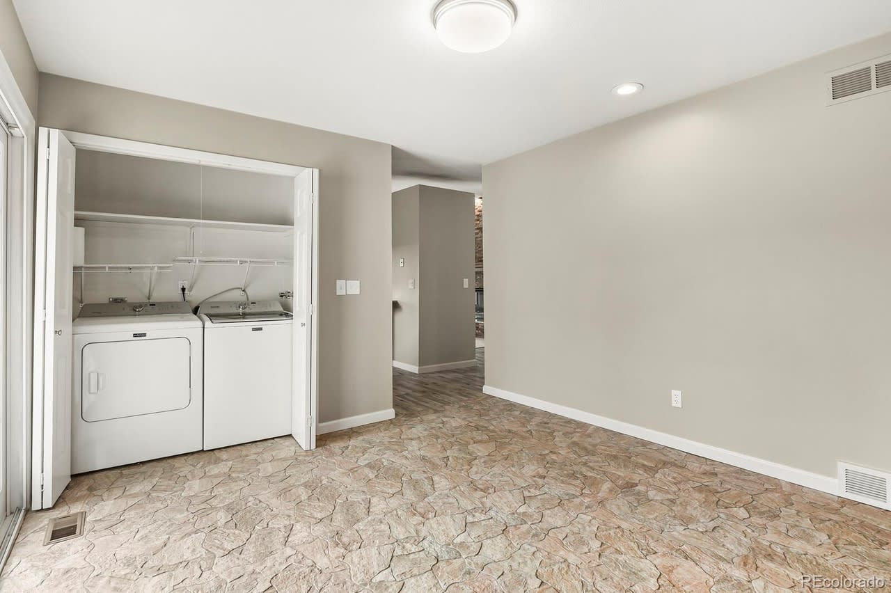 24 Scott Dr