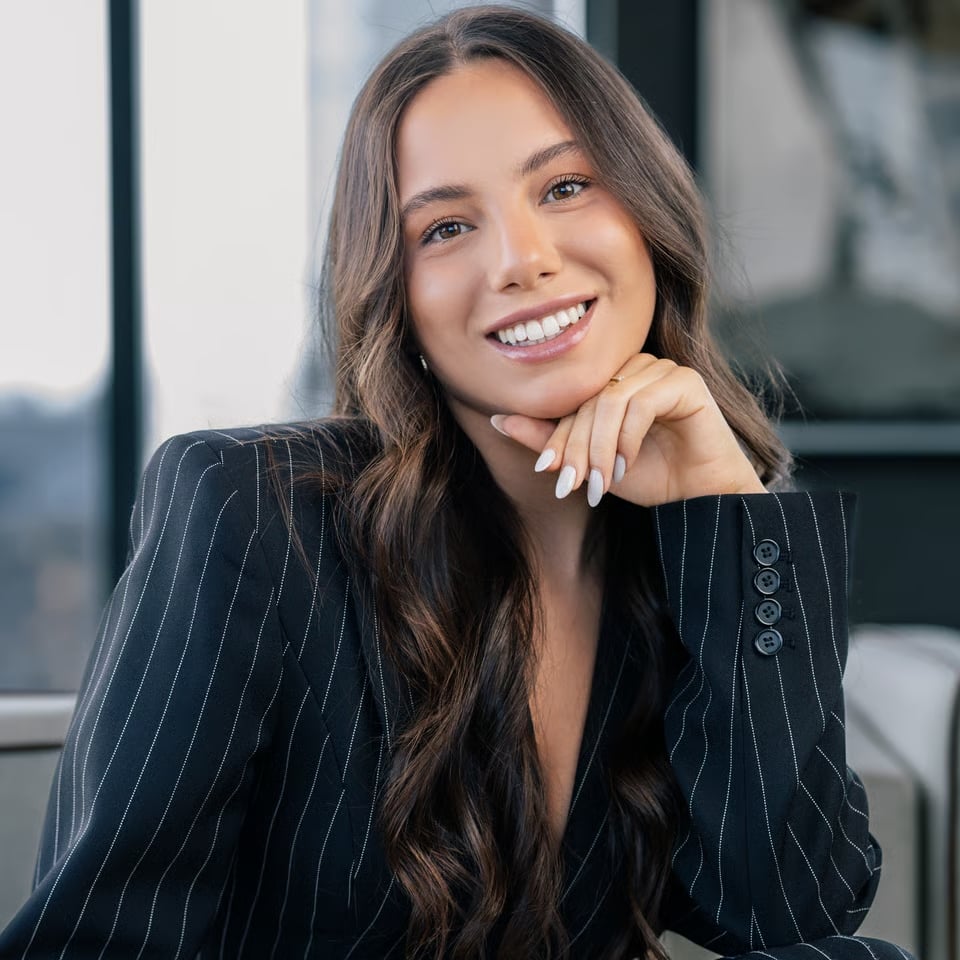 Geovanna Rodrigues Philadelphia, PA Real Estate Agent Headshot
