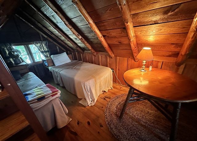 Randall's Point End Cabin 