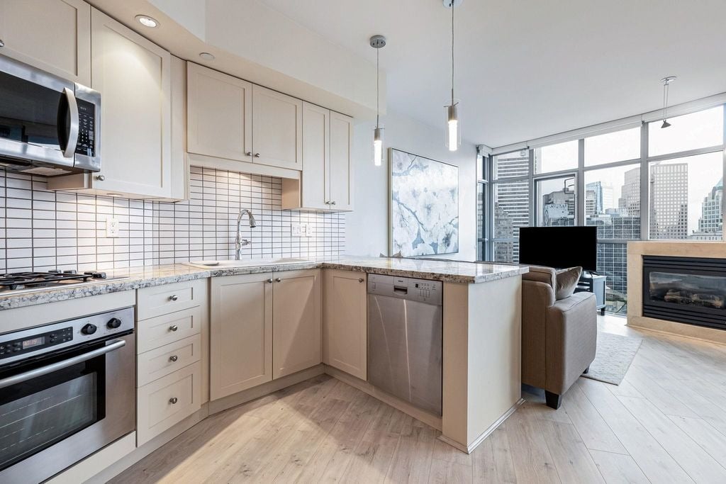 1050 Smithe St, #1705