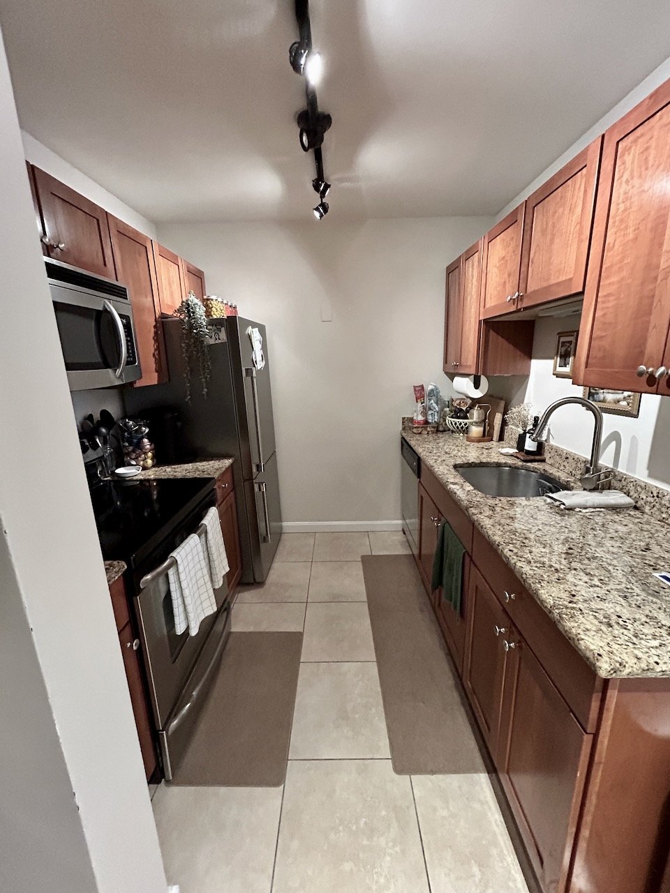 AUGUST 1!!! Unique 1 Bed + Loft Office w/ Common Laundry and Common Roof Deck - Steps to Back Bay Station! 