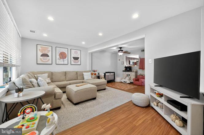 309 Woodside Cir