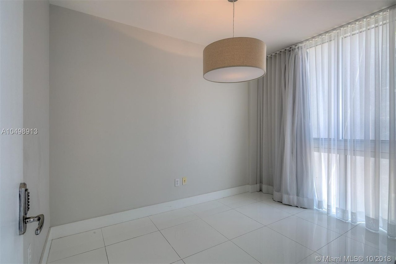 244 Biscayne Blvd #452