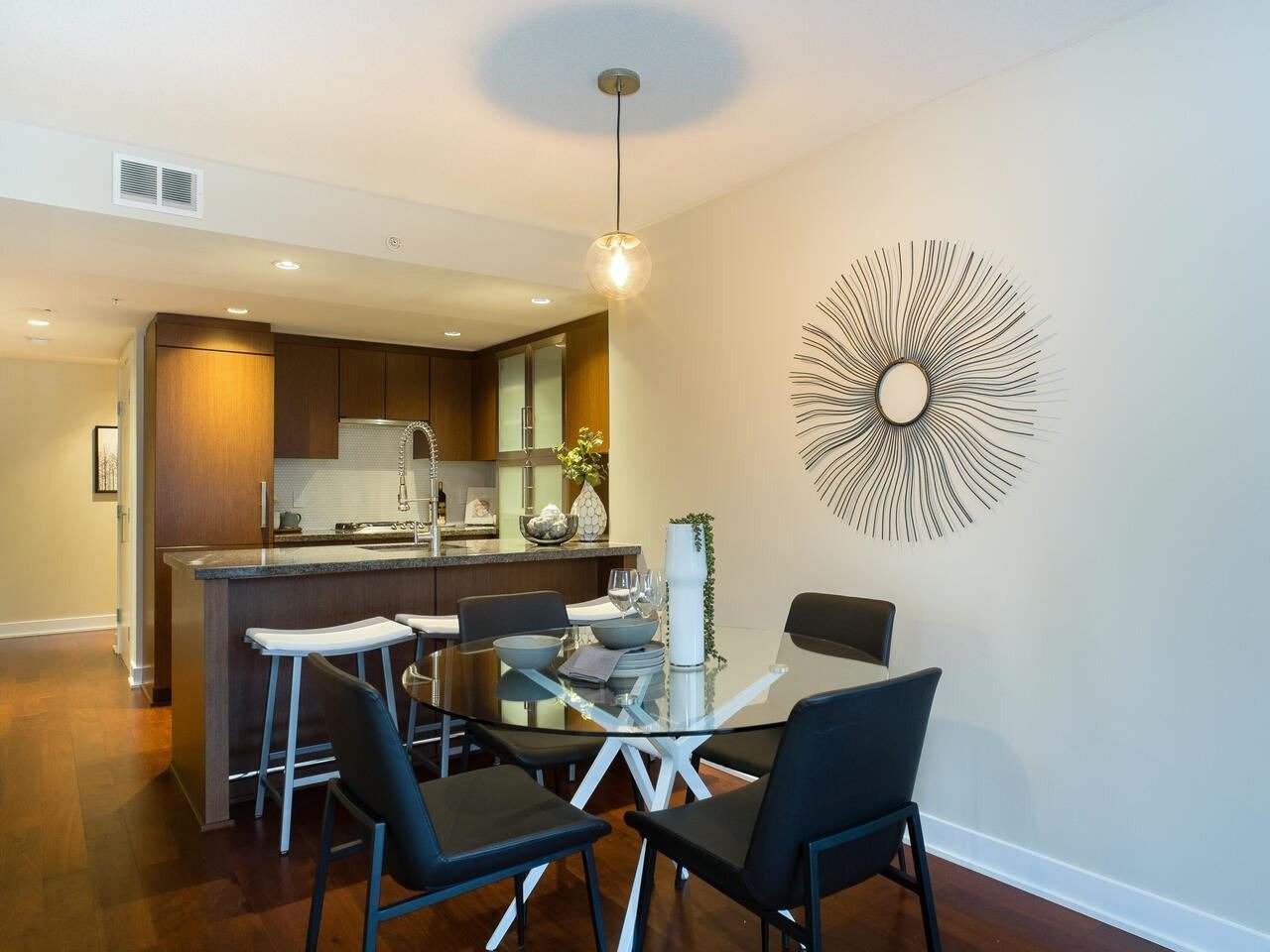 1055 Richards St, #1605