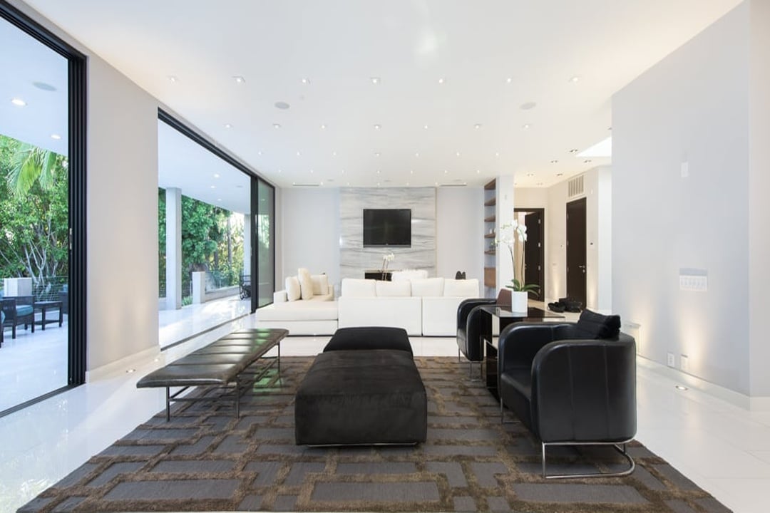 Crown Manor