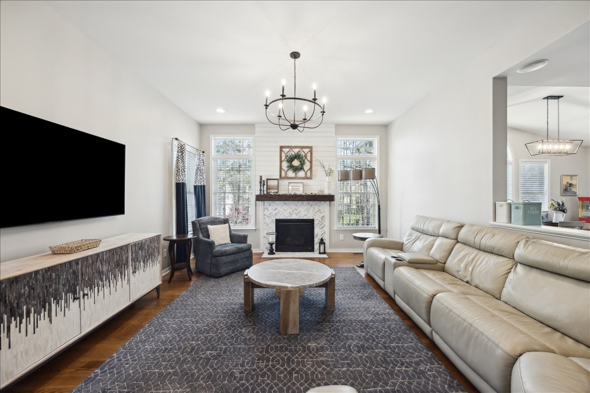 4513 Lake Summer Mews