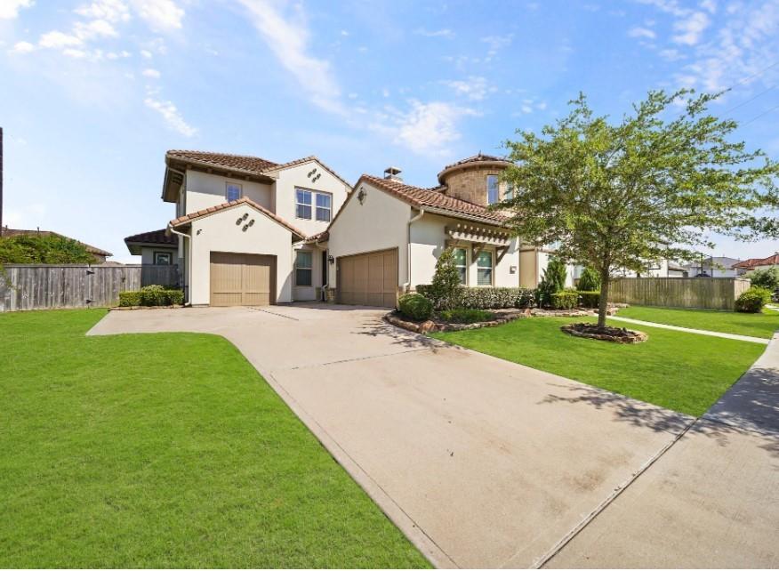 5747 Genoa Springs Ln