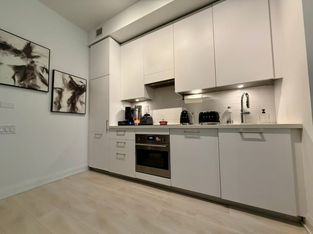 33 Frederick Todd Way 217, Toronto C11 Unit: 217