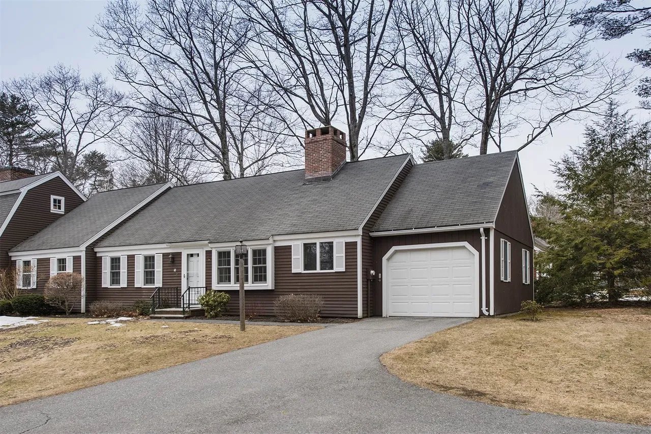 Home For Sale – 18 Applegate Lane, Unit #18 Falmouth, Maine 04105
