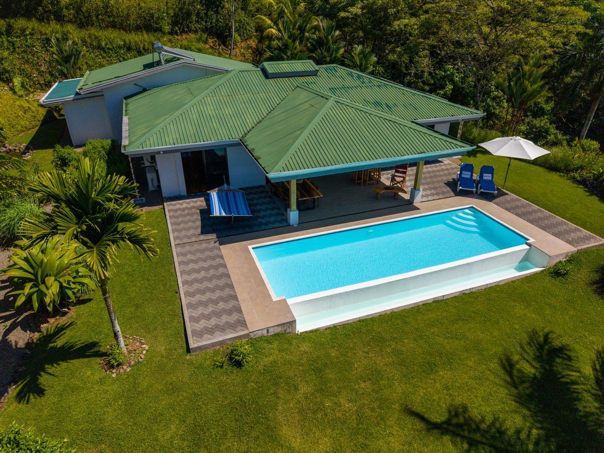  3 Bedroom Stunning Luxury Home Featuring Sweeping Valley & Ocean Views, 5.67 ACRES 