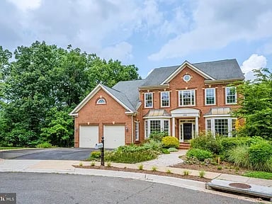 106 Calvary Ct SE