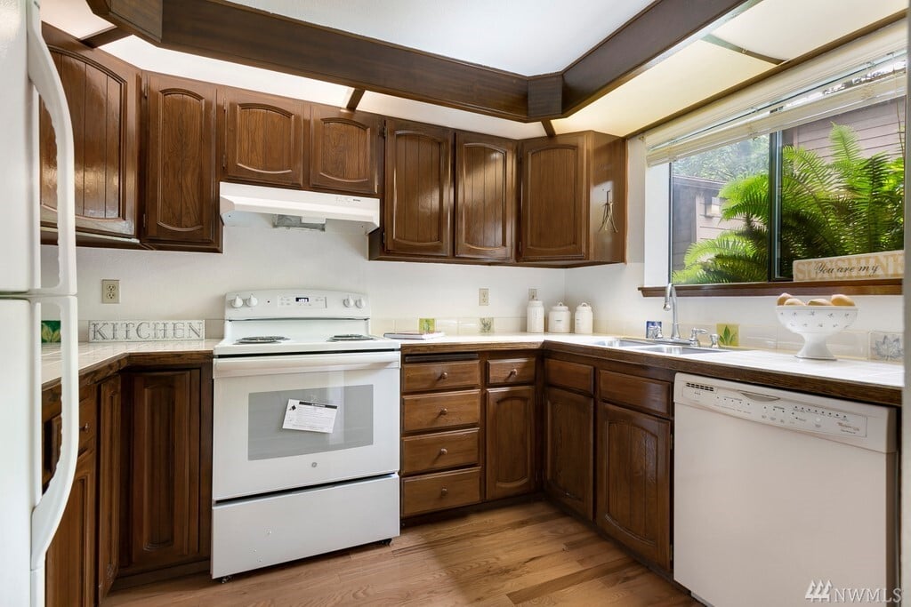 19115 Ballinger Way NE 104