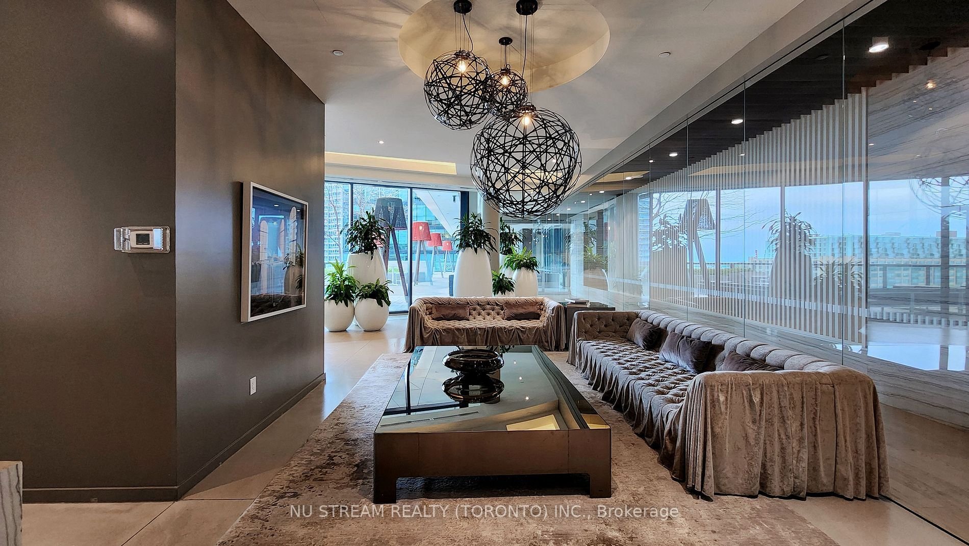 ICONIC LIVING AT 100 HARBOUR ST