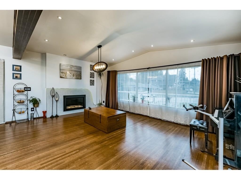 475 Ailsa Ave
