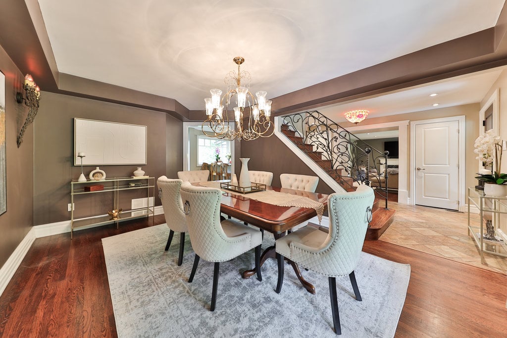 1293 Greenoaks Dr