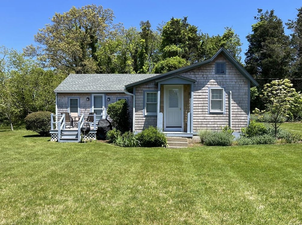 72 Hines Point