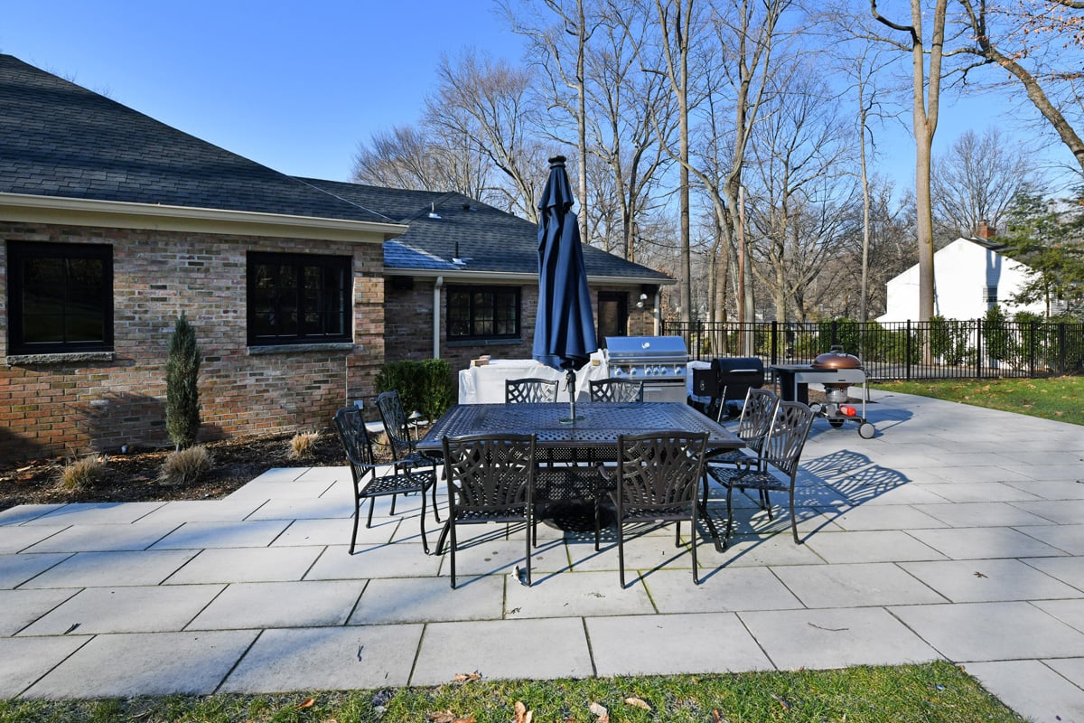 563 Eastgate Rd