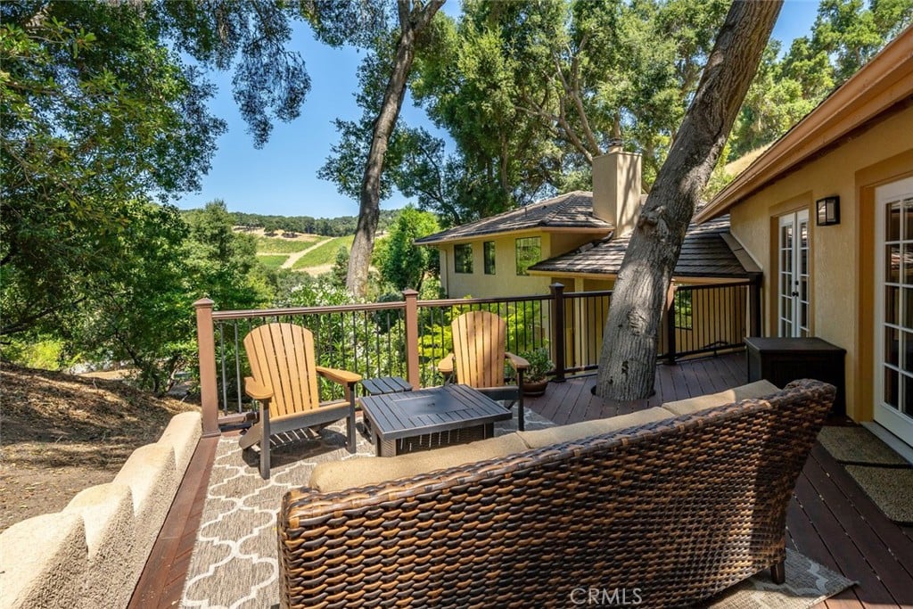 8705 Santa Cruz Rd