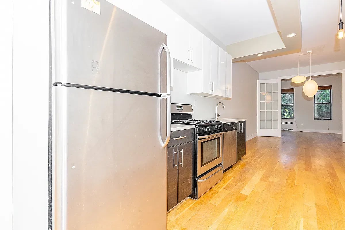 338 Melrose Street 3L