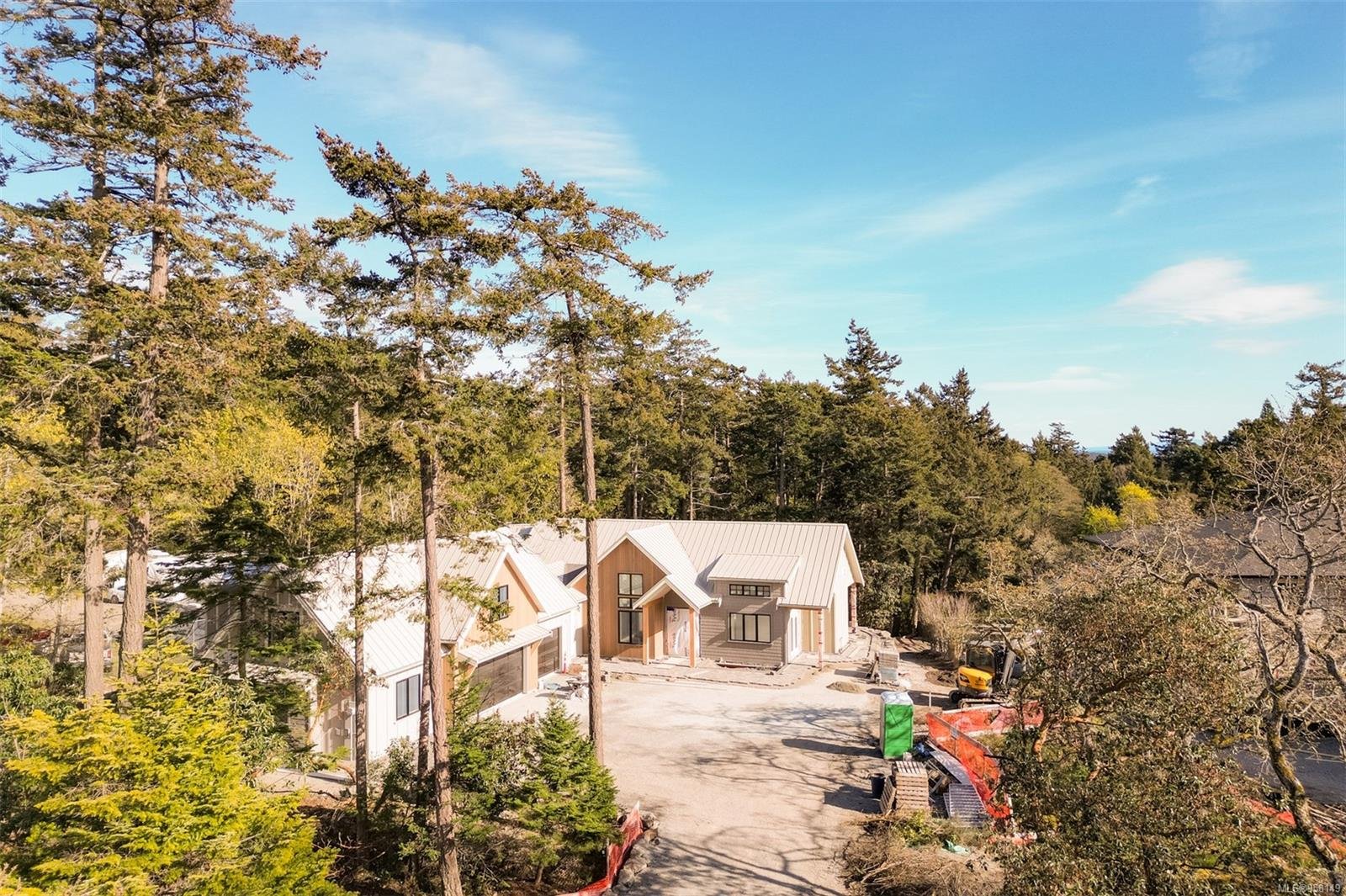 2789 Arbutus Rd