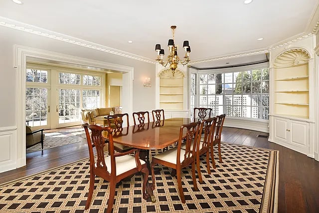 166 Sheridan Rd
