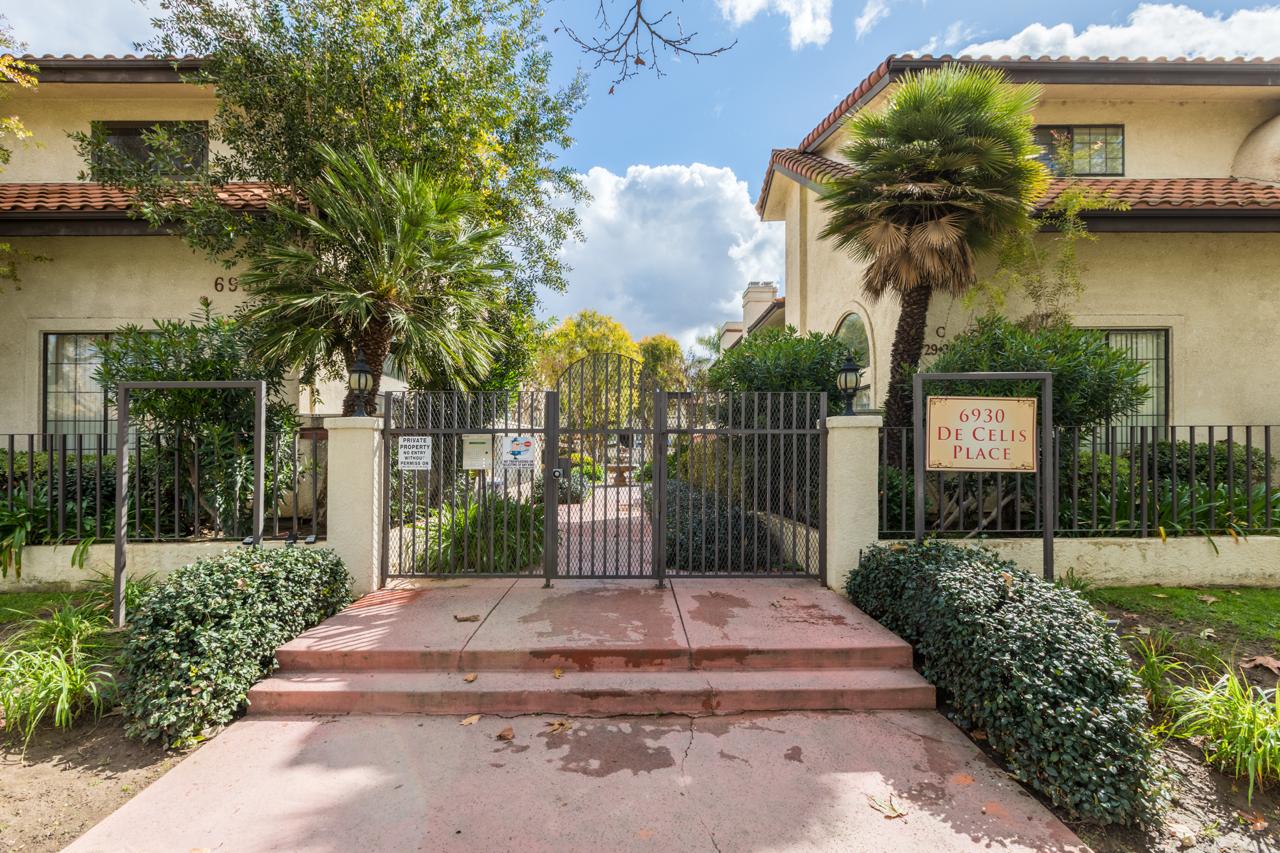 6930 De Celis Place #34, Lake Balboa, CA 91406