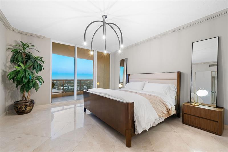 2100 N Ocean Blvd: Unit 18D