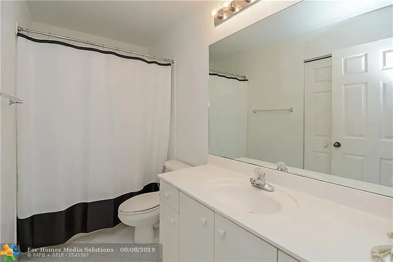 1612 Blue Jay Cir