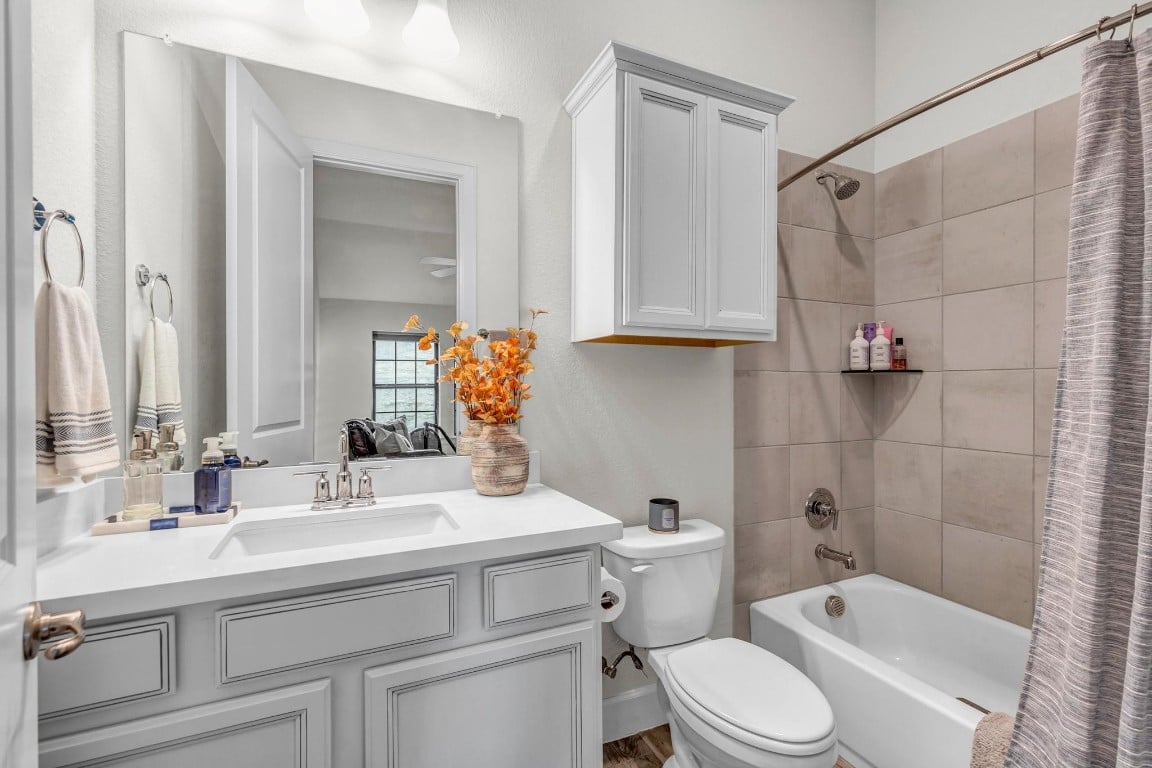 500 Balcones Ridge Way