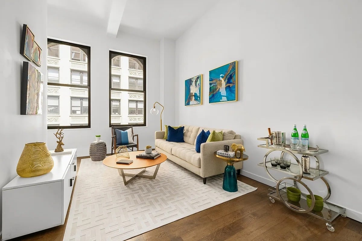 11 E 36th St #606
