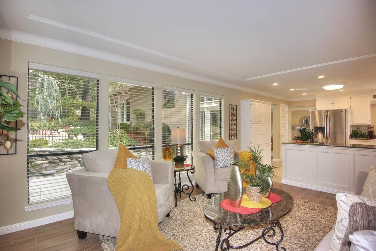 11332 Rolling Hills Dr