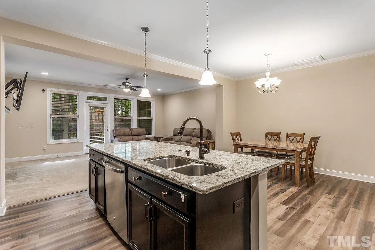 341 Roberts Ridge Dr