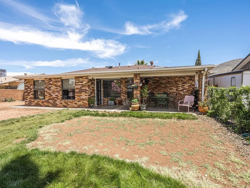 3004 Los Robles