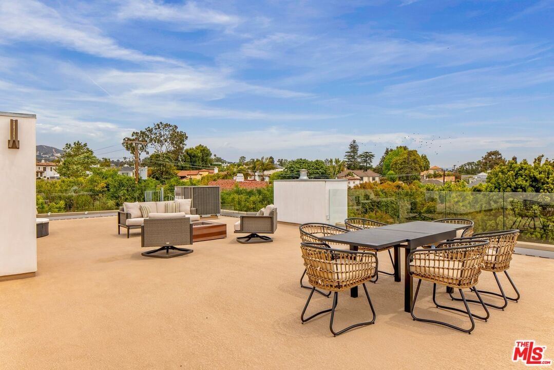 Aurelian Pavilion, W Sunset Blvd, 90049