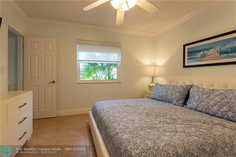 2424 SE 17th St Unit 106B