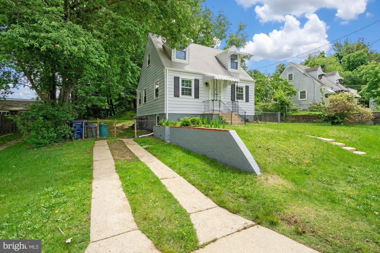 2202 Breton Dr