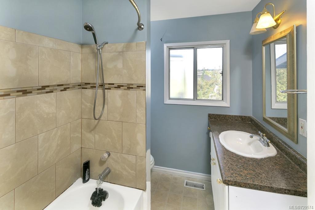 3136 Donald St, Saanich