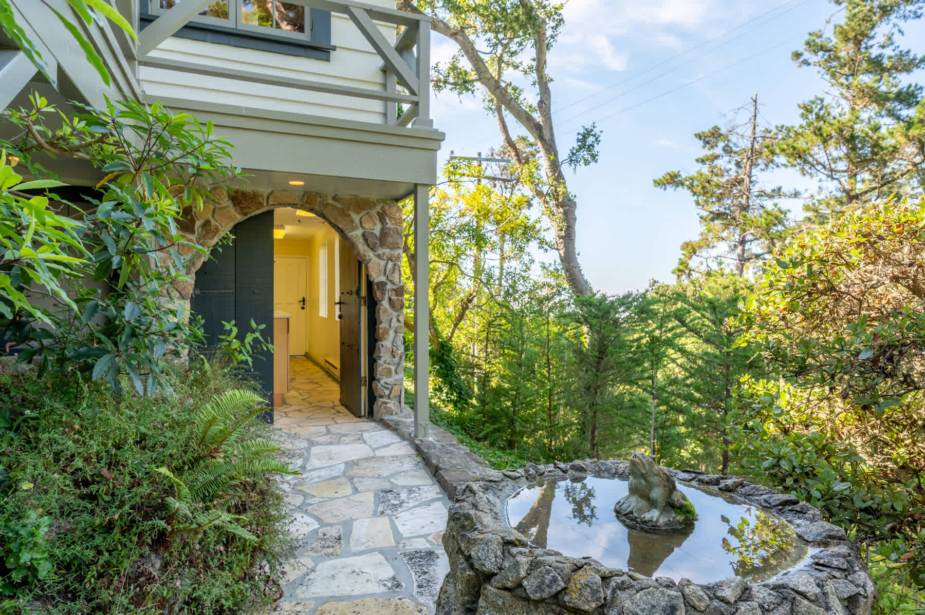 Charming Carmel Highlands Cottage - 125 Cypress Way