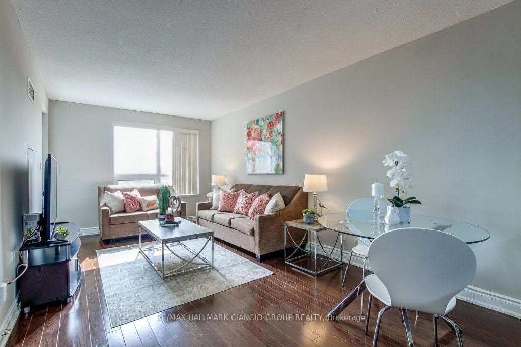 60 South Town Centre Blvd #323