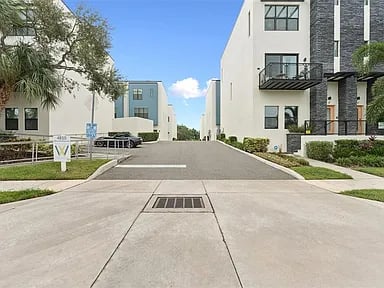 4810 W McElroy Ave #5